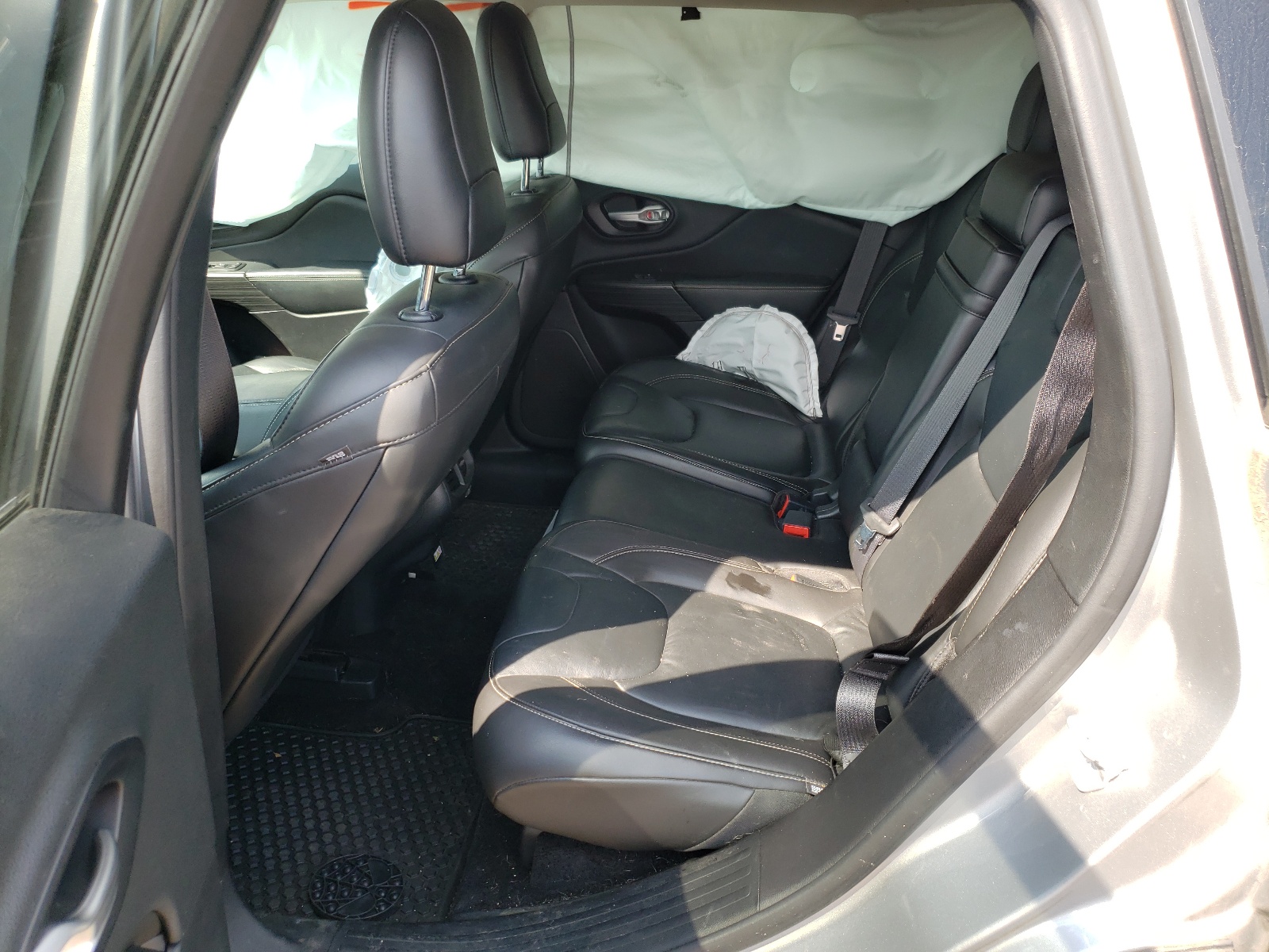 Photo 6 from auction – 2015 JEEP CHEROKEE L with VIN 1C4PJLDS4FW738012
