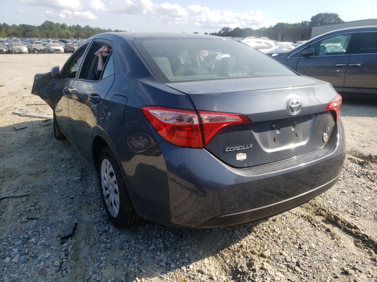 Photo 3 from auction – 2018 TOYOTA COROLLA L with VIN 5YFBURHE8JP804040