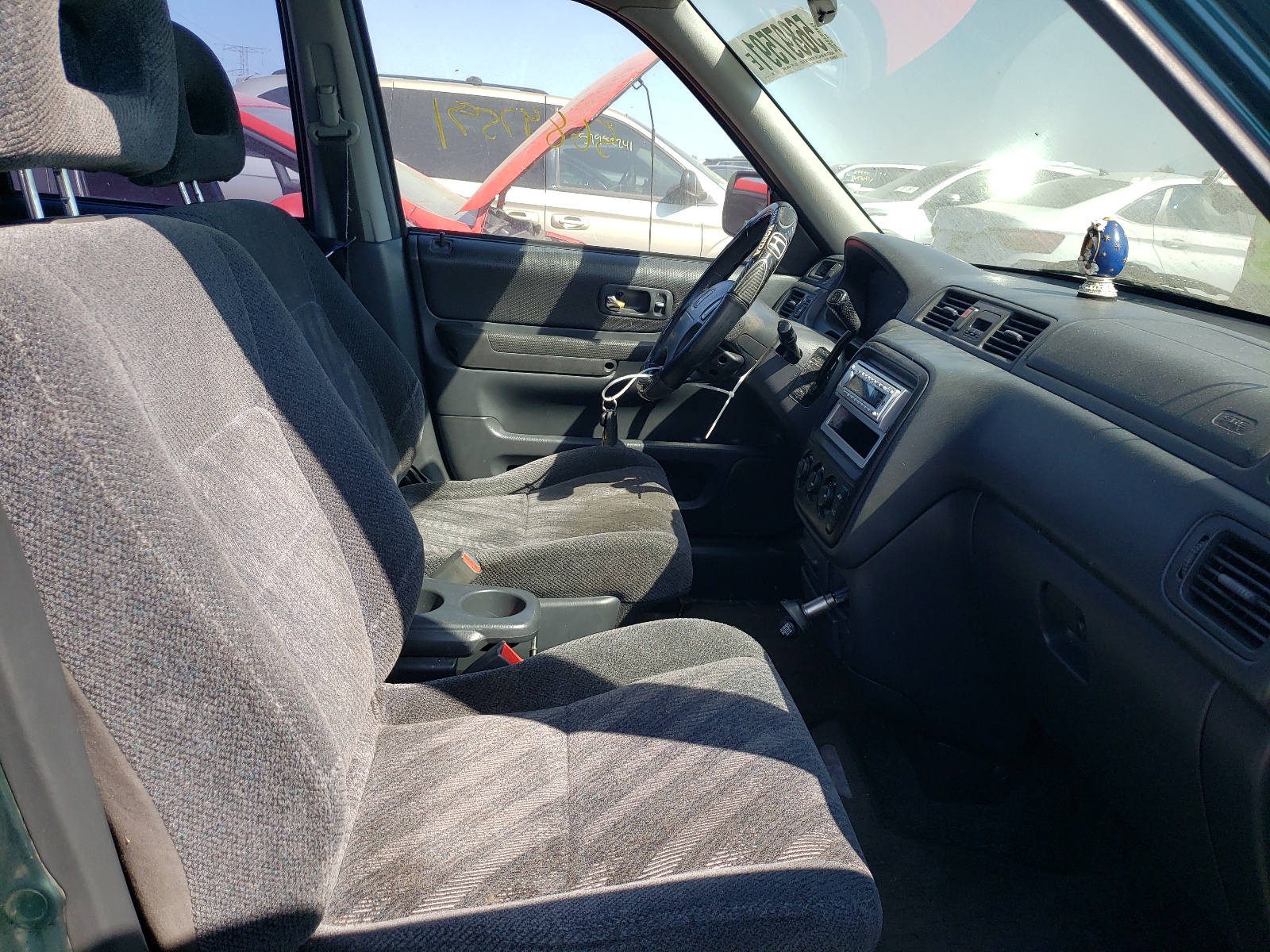 Photo 5 from auction – 1999 HONDA CR-V with VIN JHLRD1868XC084915