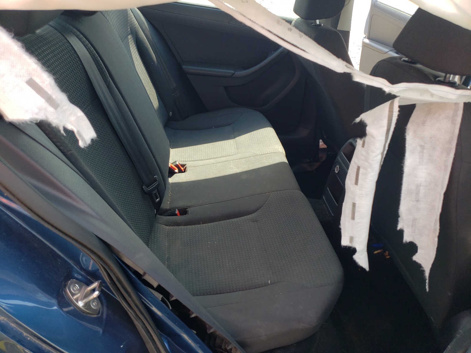 Photo 6 from auction – 2015 VOLKSWAGEN JETTA BASE with VIN 3VW2K7AJ6FM403227