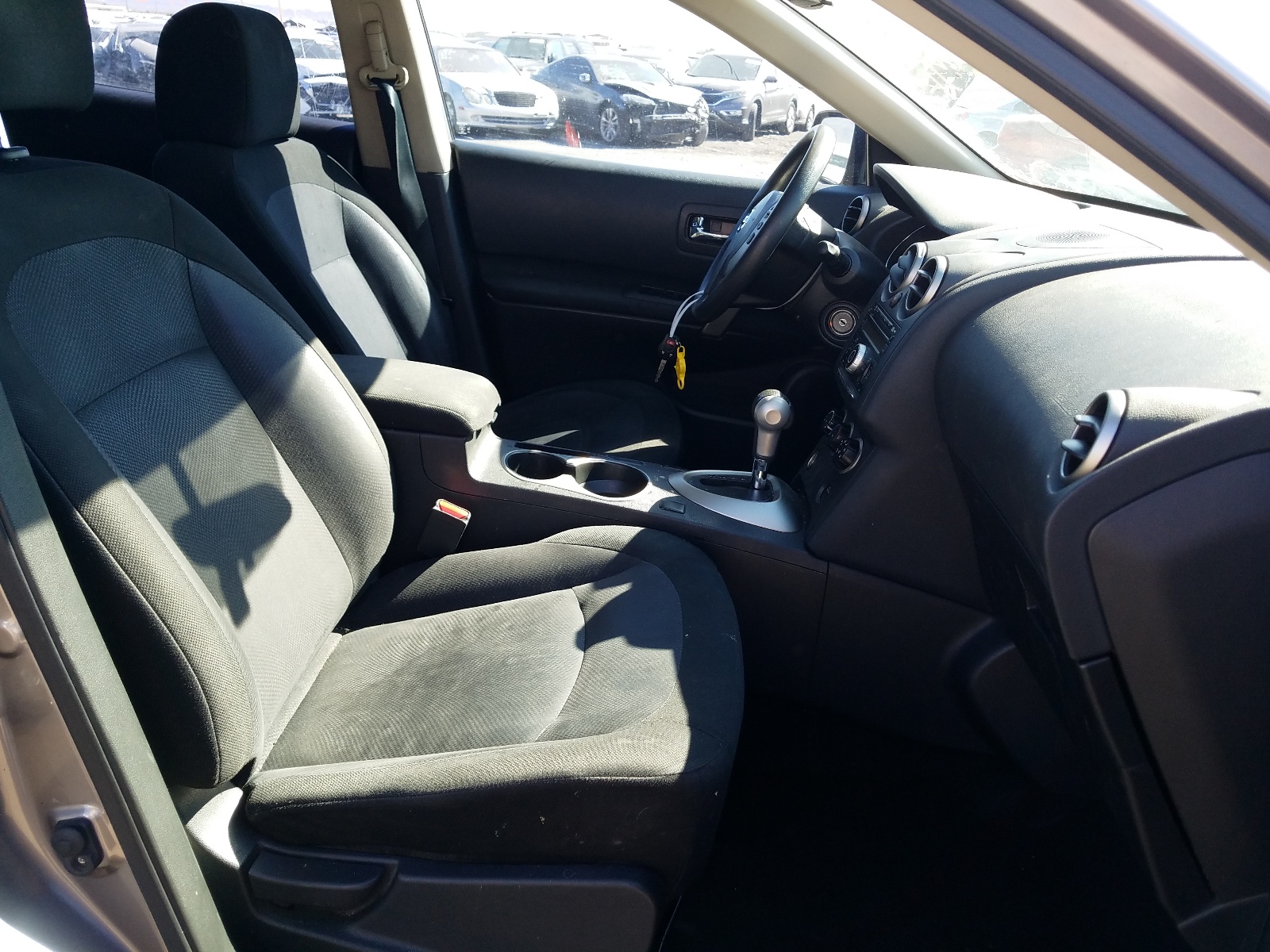 Photo 5 from auction – 2013 NISSAN ROGUE S with VIN JN8AS5MT0DW517628