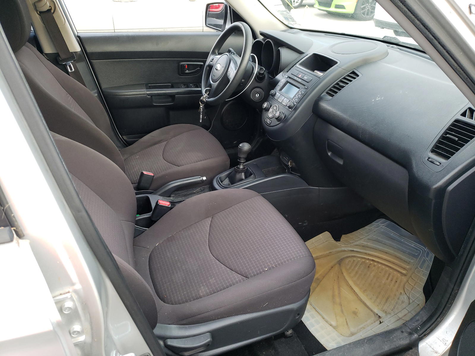 Photo 5 from auction – 2013 KIA SOUL with VIN KNDJT2A55D7484181