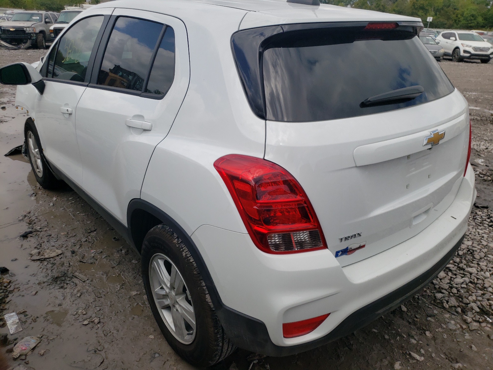 Photo 3 from auction – 2021 CHEVROLET TRAX LS with VIN KL7CJKSB6MB310004