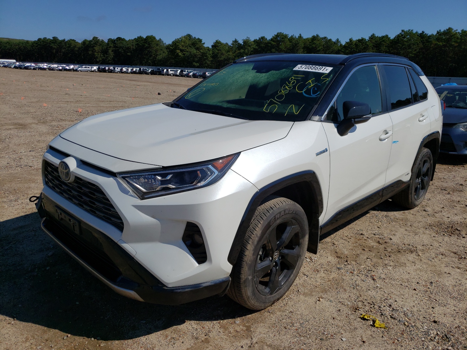 Photo 2 from auction – 2020 TOYOTA RAV4 XSE with VIN JTMEWRFV2LJ041692