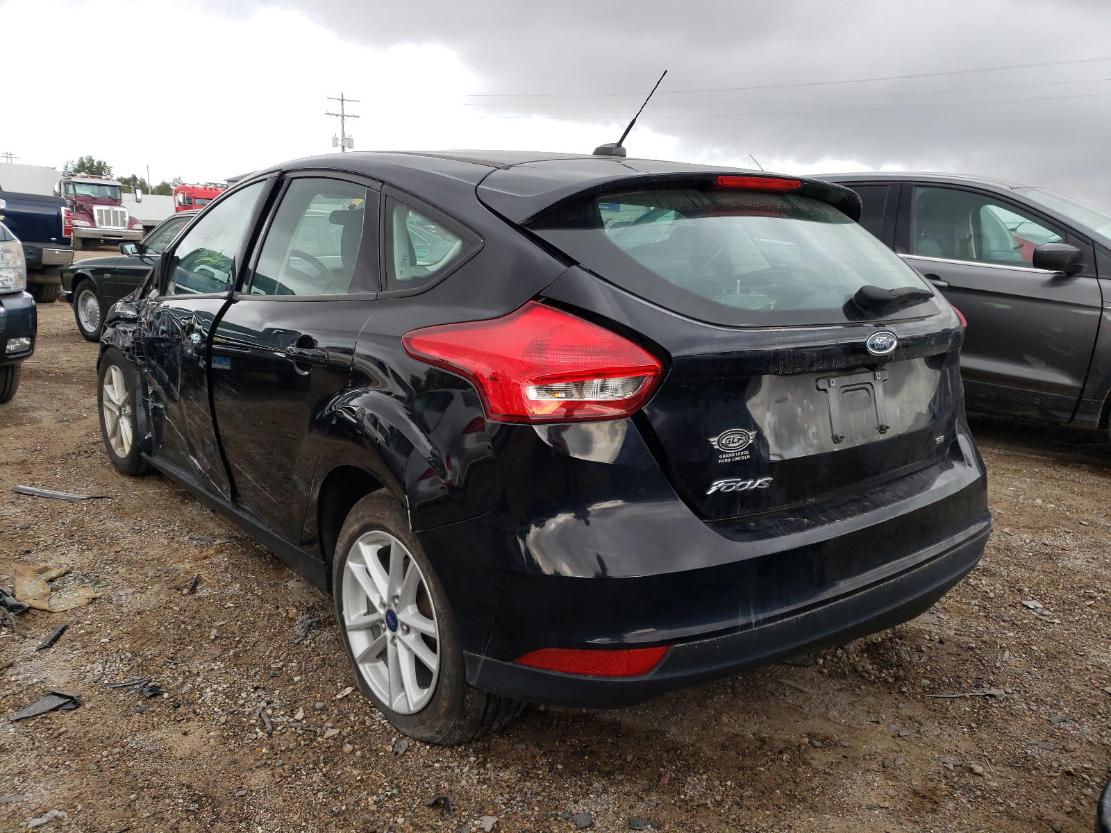 Photo 3 from auction – 2017 FORD FOCUS SE with VIN 1FADP3K29HL340969