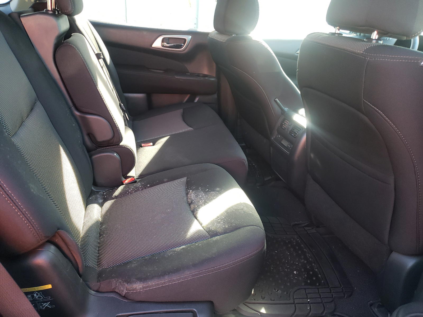 Photo 6 from auction – 2017 NISSAN PATHFINDER with VIN 5N1DR2MN4HC653283