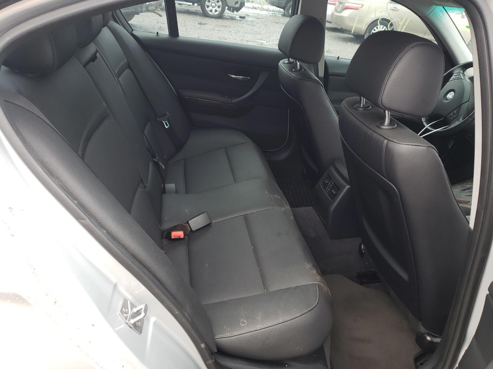 Photo 6 from auction – 2011 BMW 328 I with VIN WBAPH7G58BNM56669