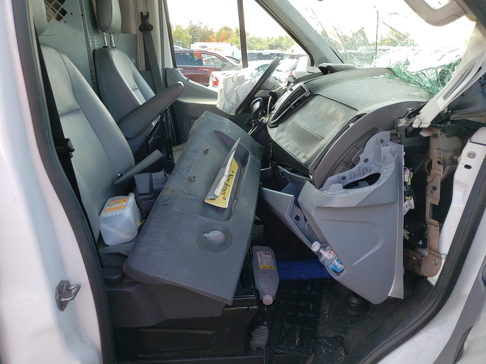 Photo 5 from auction – 2019 FORD TRANSIT T- with VIN 1FTYR2CM6KKA53294