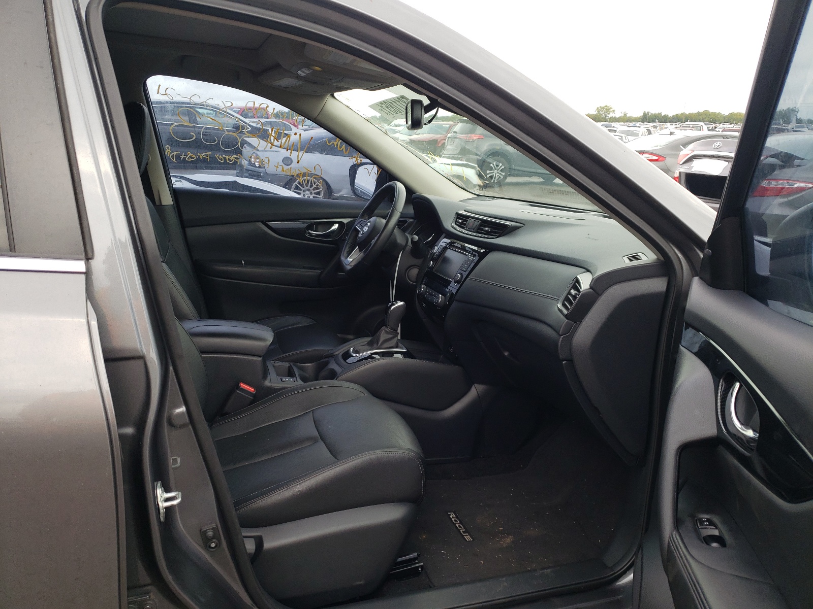 Photo 5 from auction – 2018 NISSAN ROGUE S with VIN 5N1AT2MT6JC758853