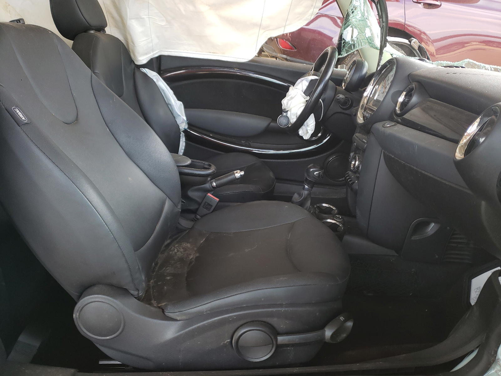 Photo 5 from auction – 2011 MINI COOPER CLU with VIN WMWZF3C57BT187847