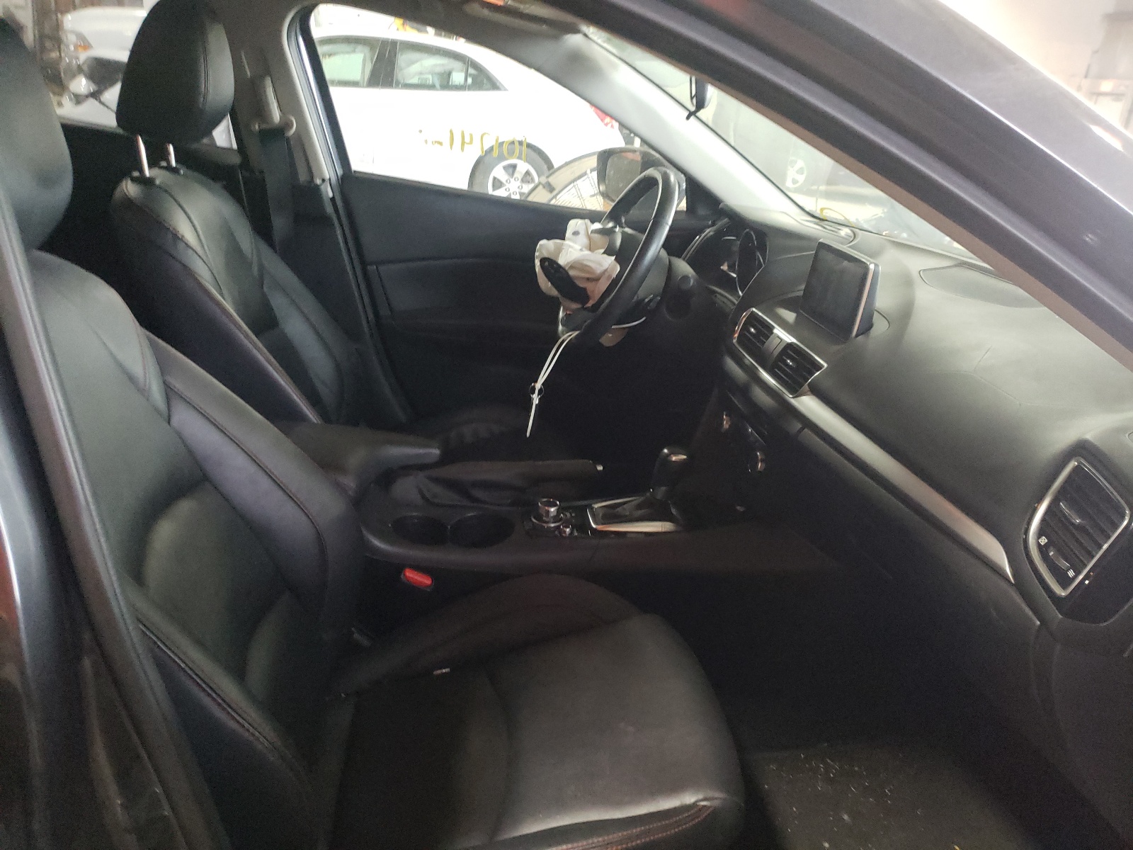Photo 5 from auction – 2014 MAZDA 3 TOURING with VIN JM1BM1V38E1140840