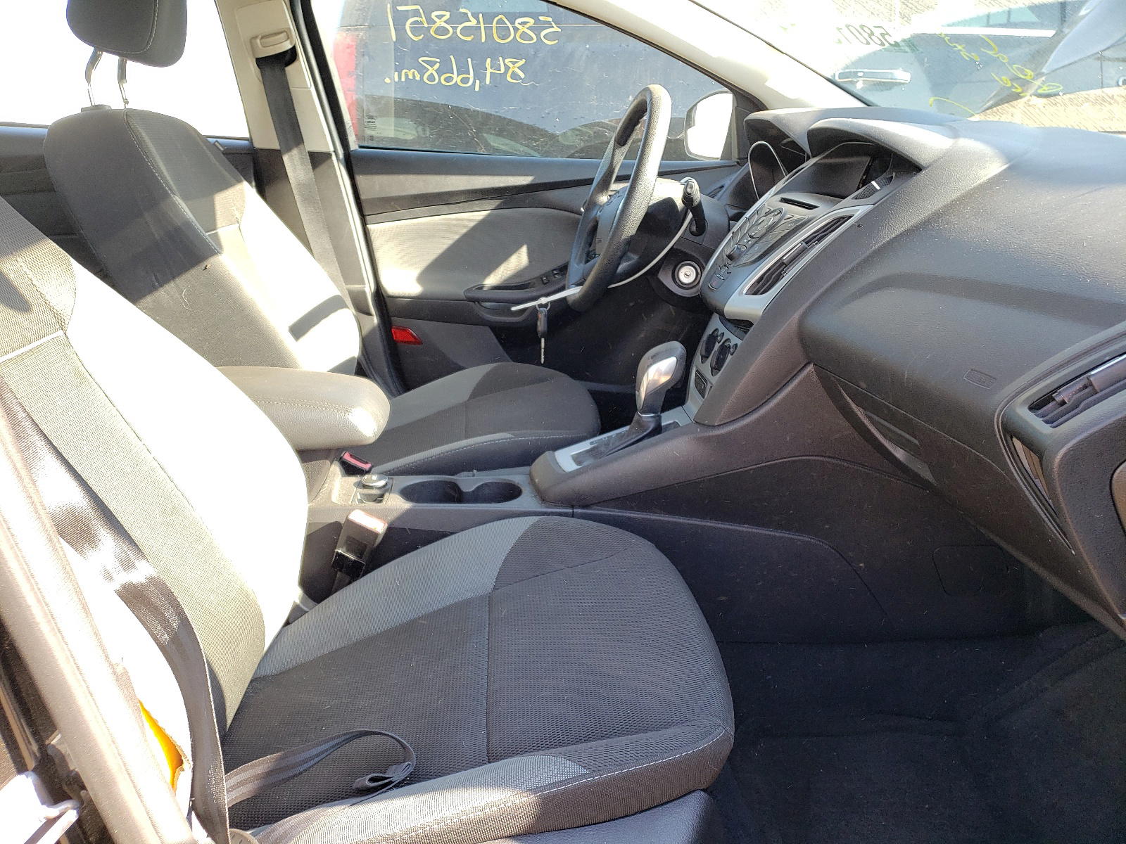 Photo 5 from auction – 2012 FORD FOCUS SE with VIN 1FAHP3K26CL353611