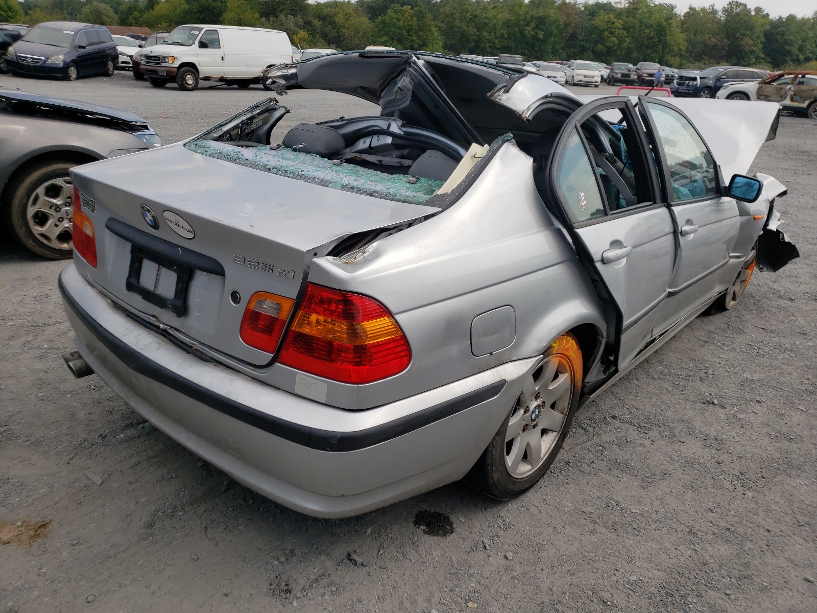 Photo 4 from auction – 2003 BMW 325 XI with VIN WBAEU33473PH87230