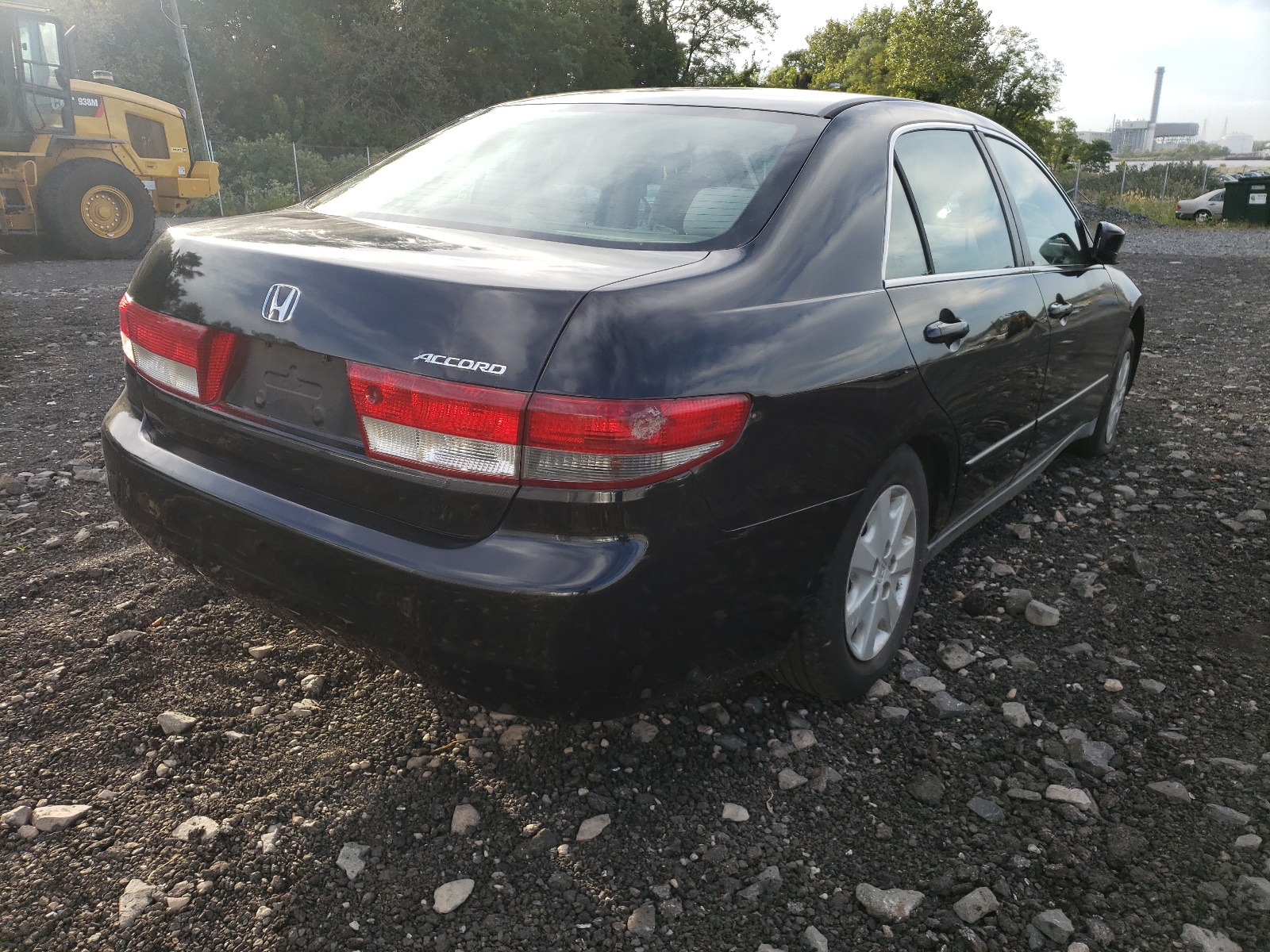 Photo 4 from auction – 2004 HONDA ACCORD with VIN 1HGCM56464A112232
