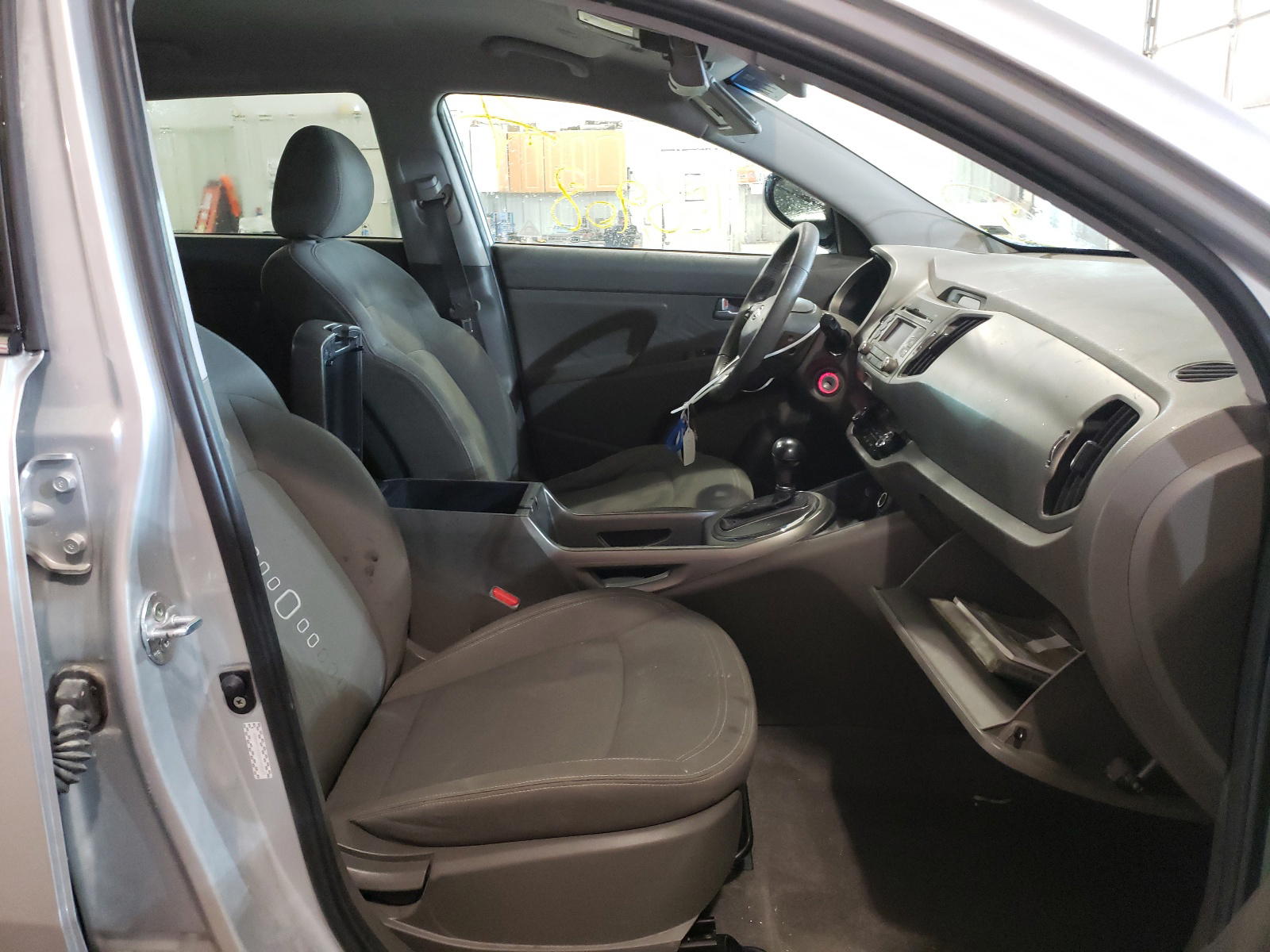 Photo 5 from auction – 2011 KIA SPORTAGE E with VIN KNDPCCA2XB7066587