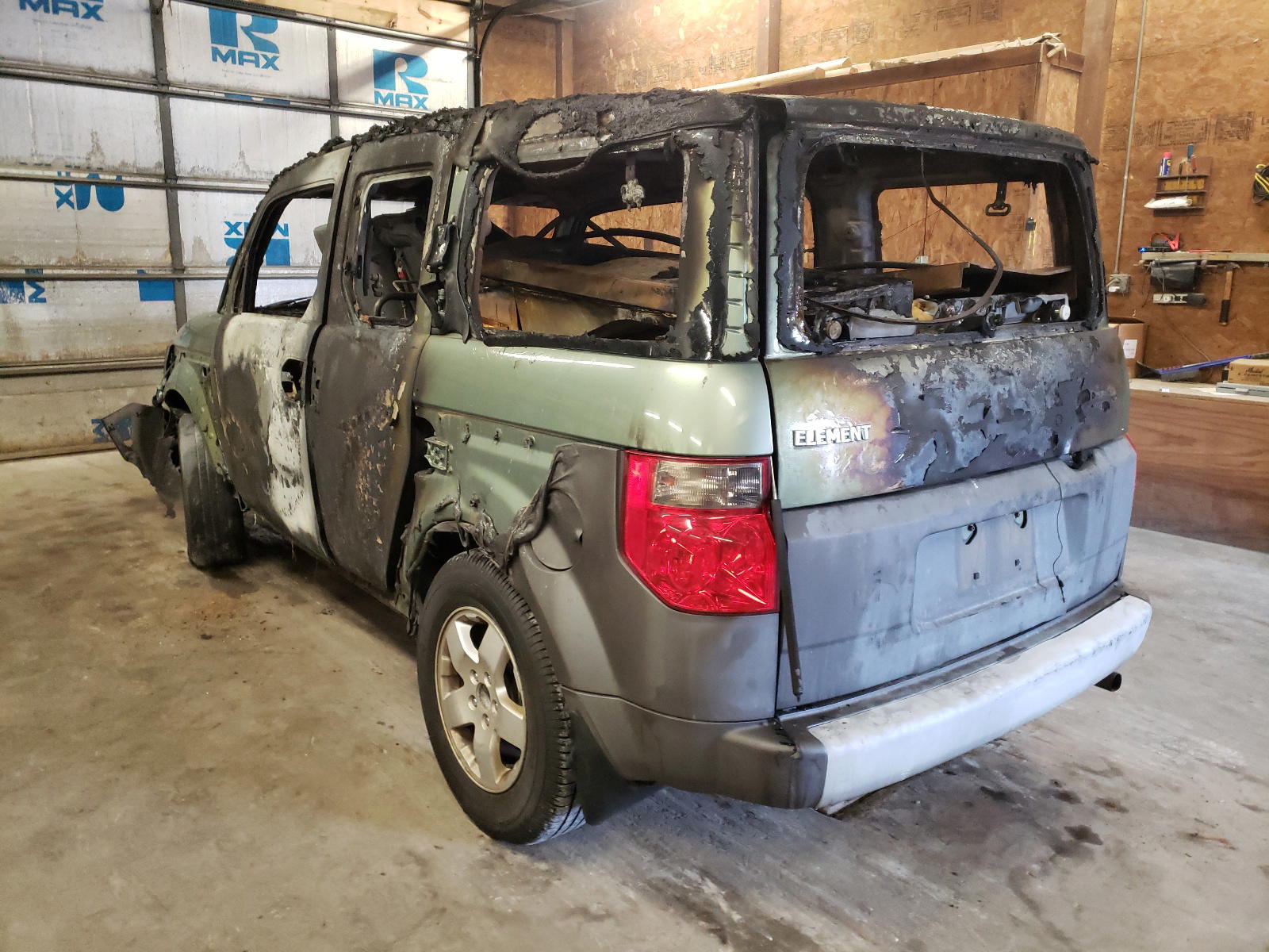 Photo 3 from auction – 2003 HONDA ELEMENT EX with VIN 5J6YH28633L047827