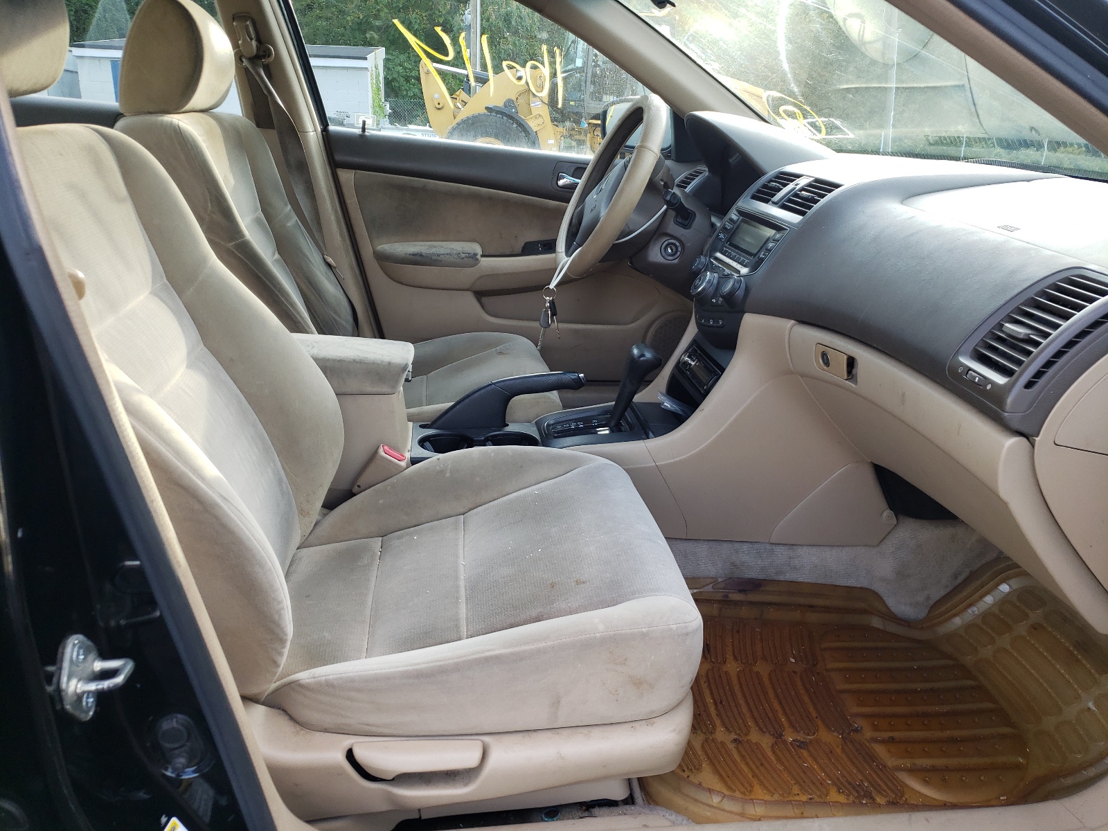 Photo 5 from auction – 2004 HONDA ACCORD with VIN 1HGCM56464A112232