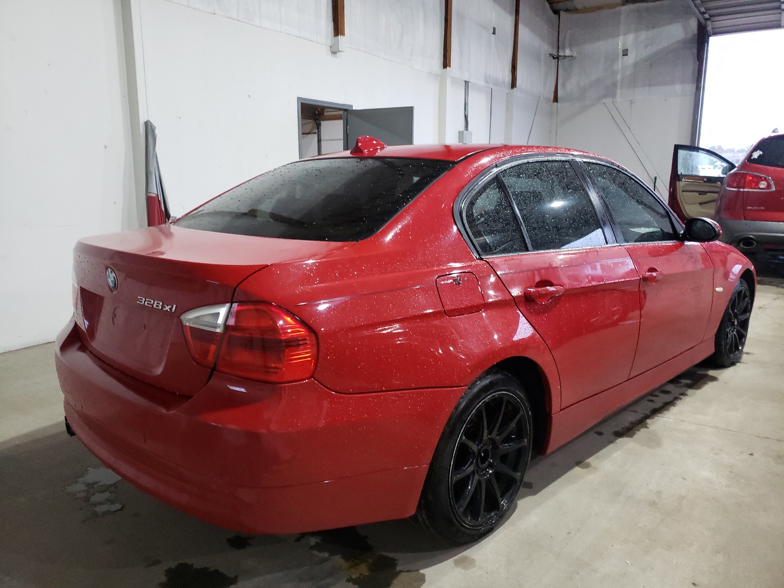 Photo 4 from auction – 2007 BMW 328 XI with VIN WBAVC93527KX56692