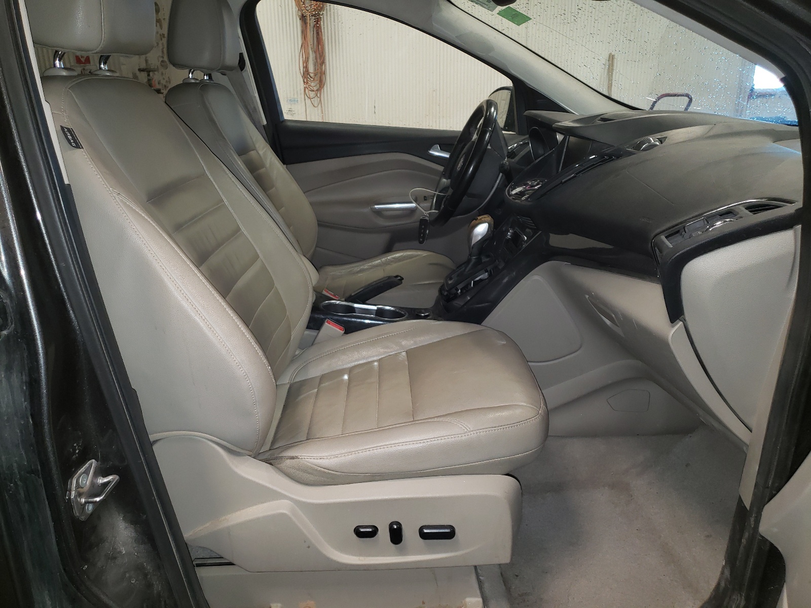 Zdjęcie 5 z aukcji – 2015 FORD ESCAPE TIT z VIN 1FMCU9J95FUB32140