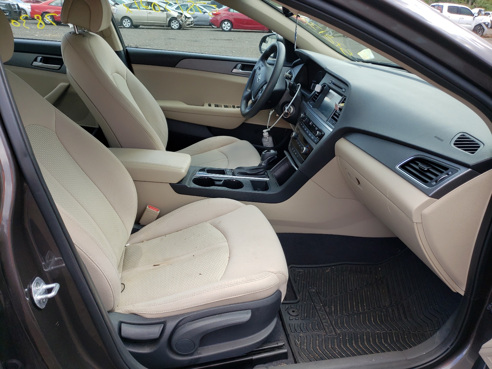 Photo 5 from auction – 2016 HYUNDAI SONATA SE with VIN 5NPE24AF2GH411214