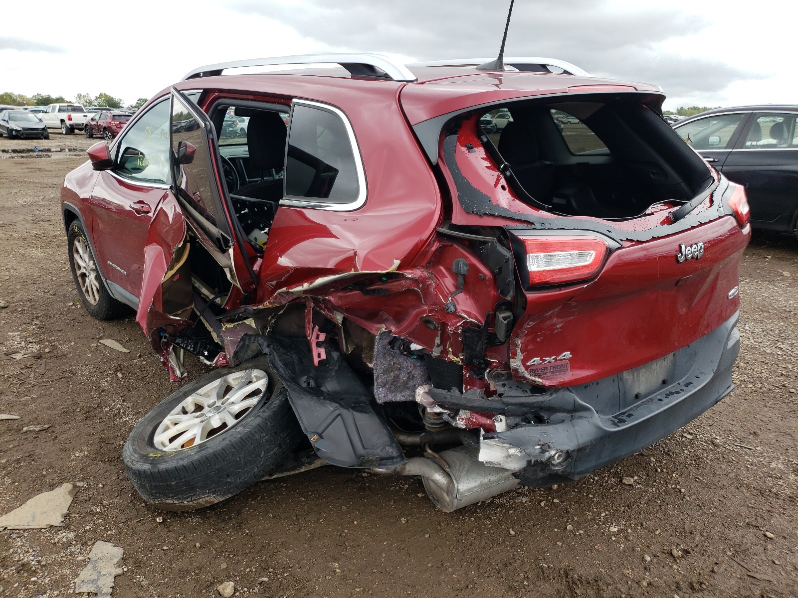 Photo 3 from auction – 2016 JEEP CHEROKEE L with VIN 1C4PJMCB5GW163489