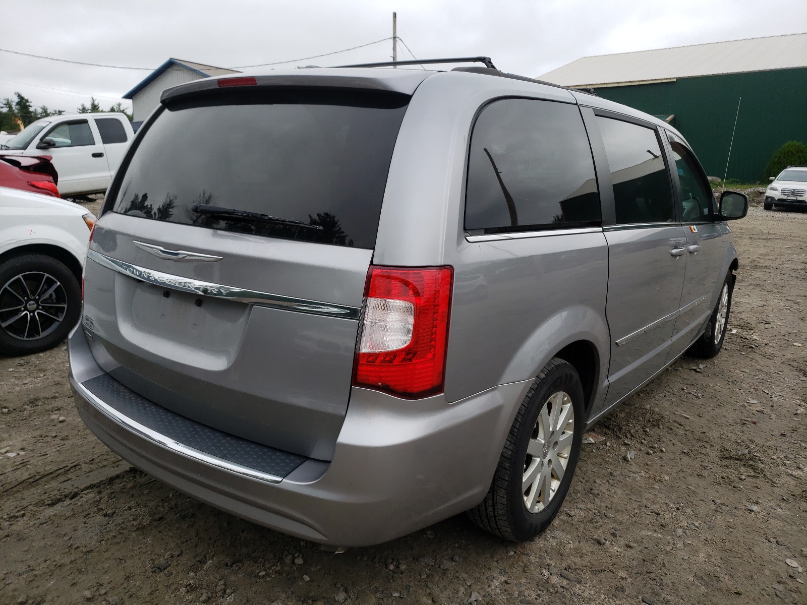 Photo 4 from auction – 2015 CHRYSLER TOWN & COU with VIN 2C4RC1BG1FR588357