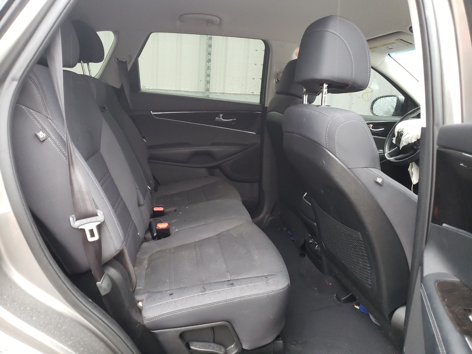 Photo 6 from auction – 2017 KIA SORENTO LX with VIN 5XYPG4A30HG239371
