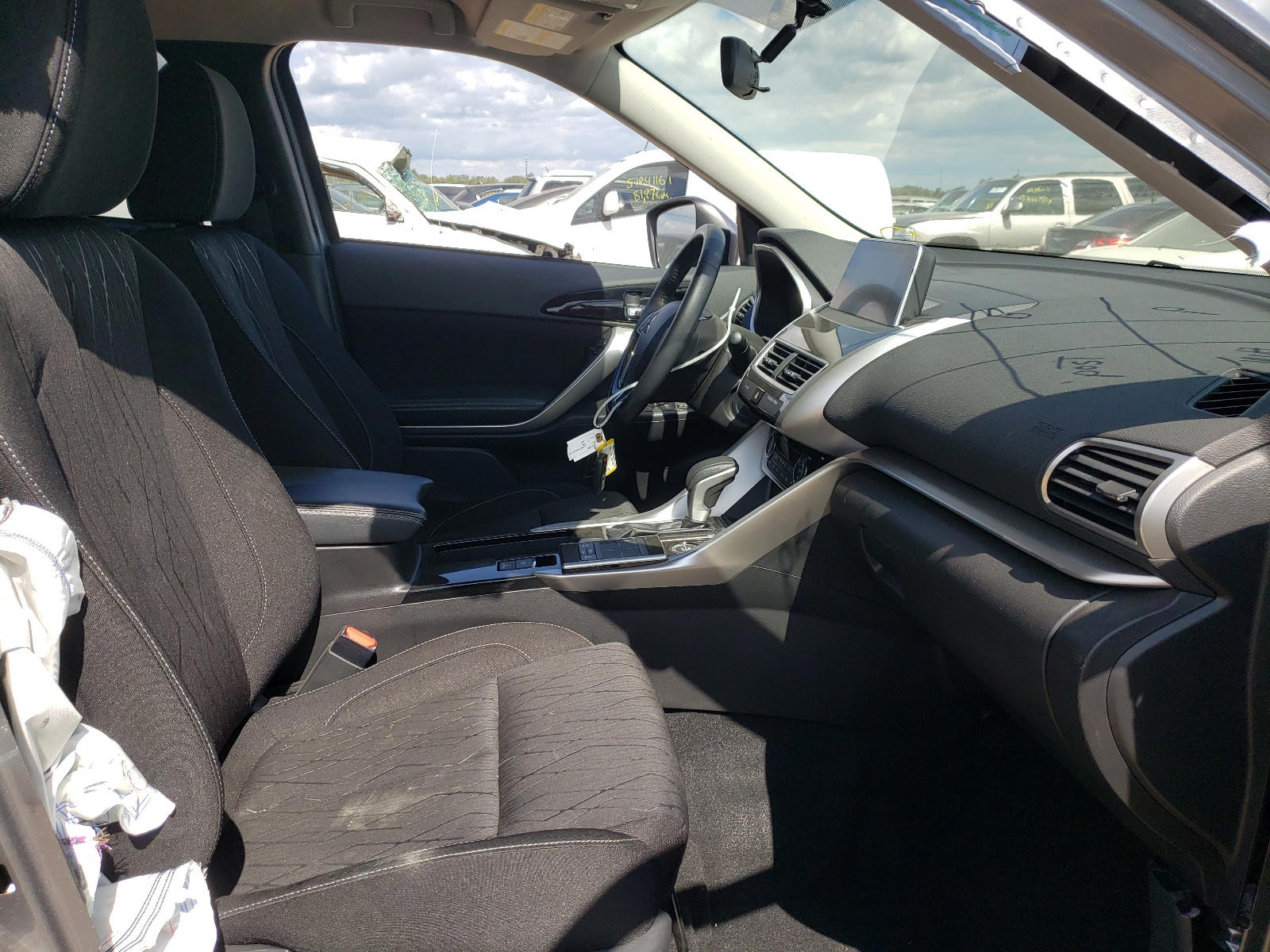 Photo 5 from auction – 2018 MITSUBISHI ECLIPSE CR with VIN JA4AT5AA4JZ045806