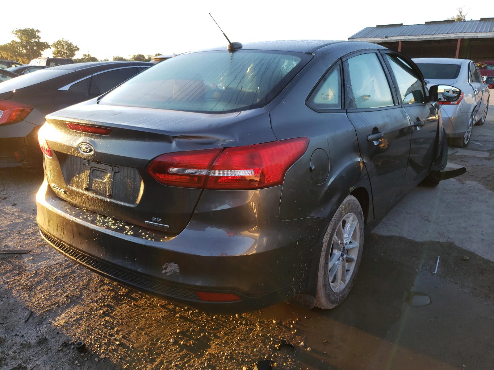 Photo 4 from auction – 2016 FORD FOCUS SE with VIN 1FADP3F28GL389461