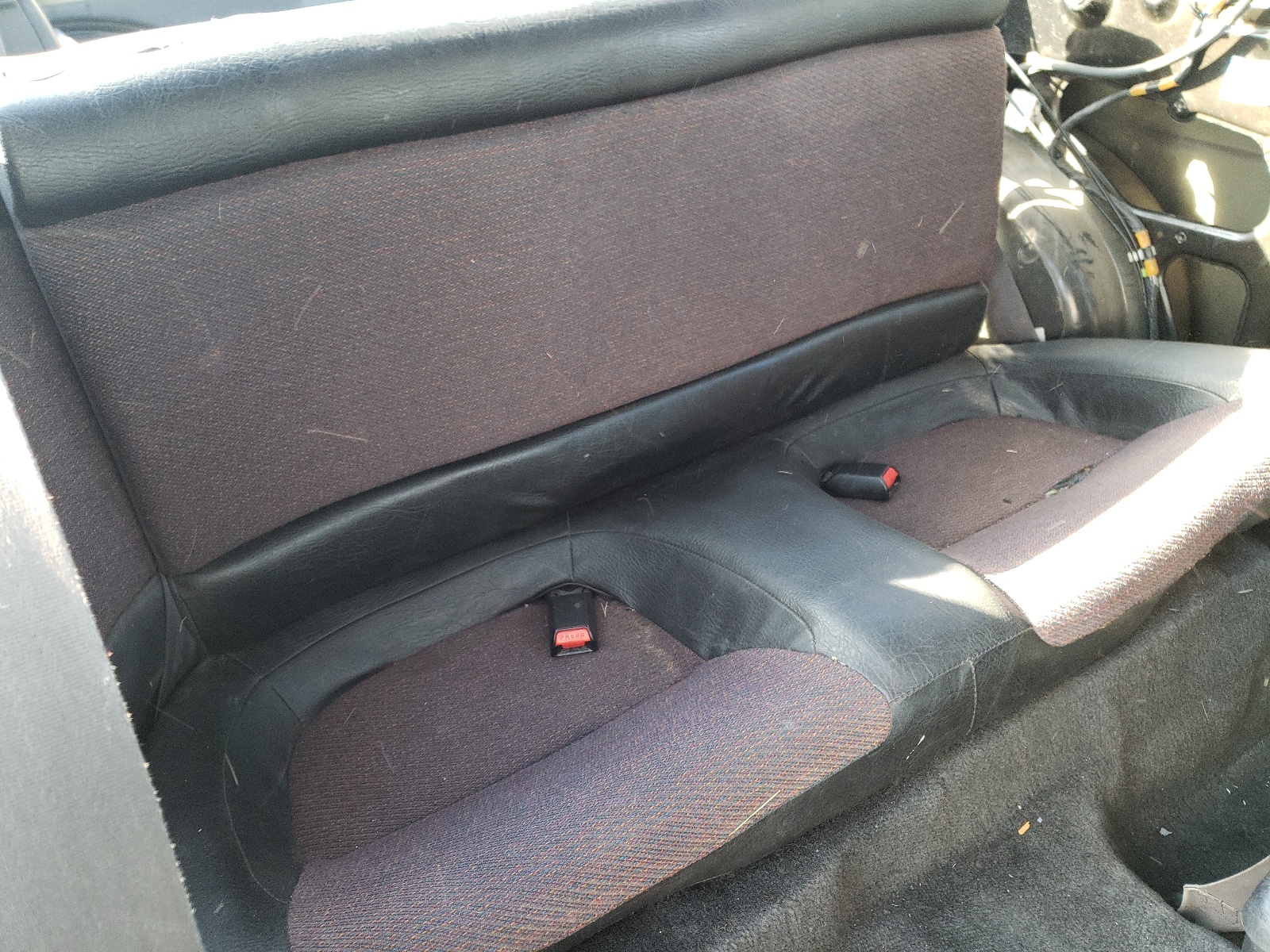 Photo 6 from auction – 1992 MAZDA MX-3 GS with VIN JM1EC4326N0117381