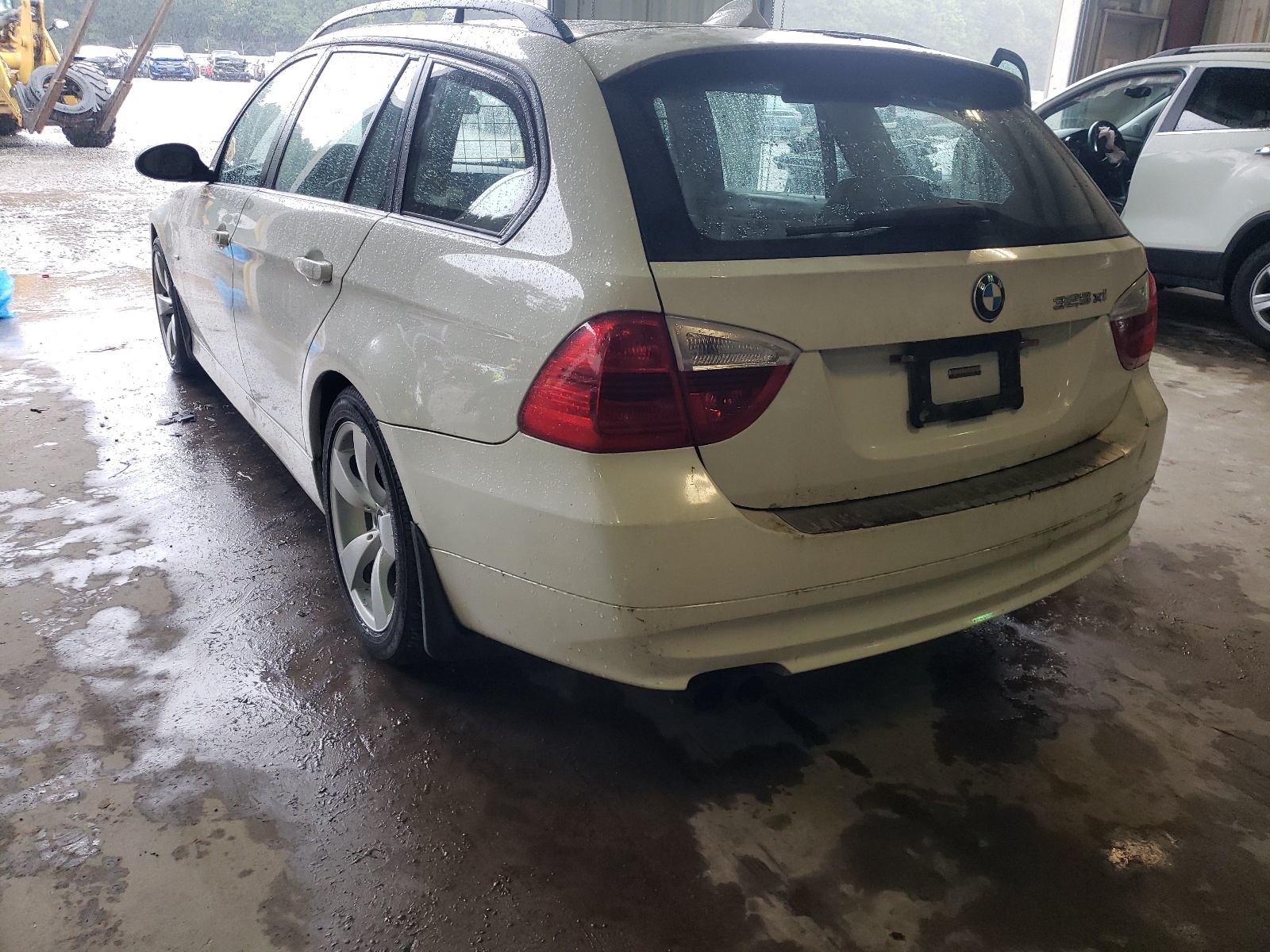 Photo 3 from auction – 2007 BMW 328 XIT with VIN WBAVT73527FZ36154