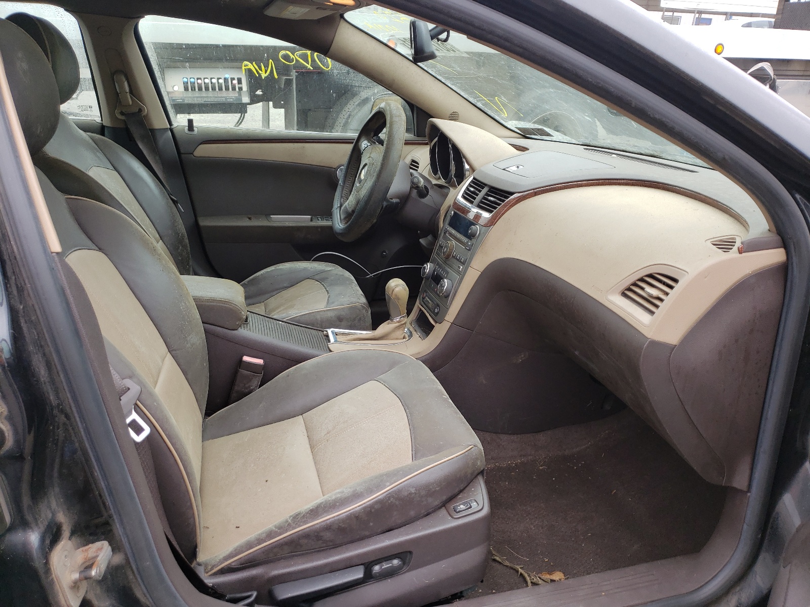 Photo 5 from auction – 2010 CHEVROLET MALIBU LIM with VIN 1G1ZE5E70A4116099