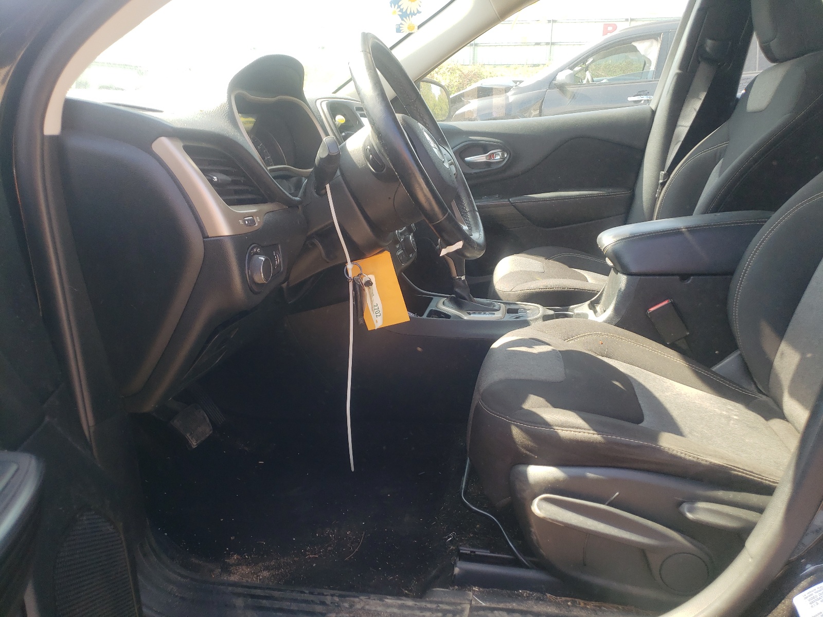 Photo 5 from auction – 2014 JEEP CHEROKEE S with VIN 1C4PJLABXEW212583
