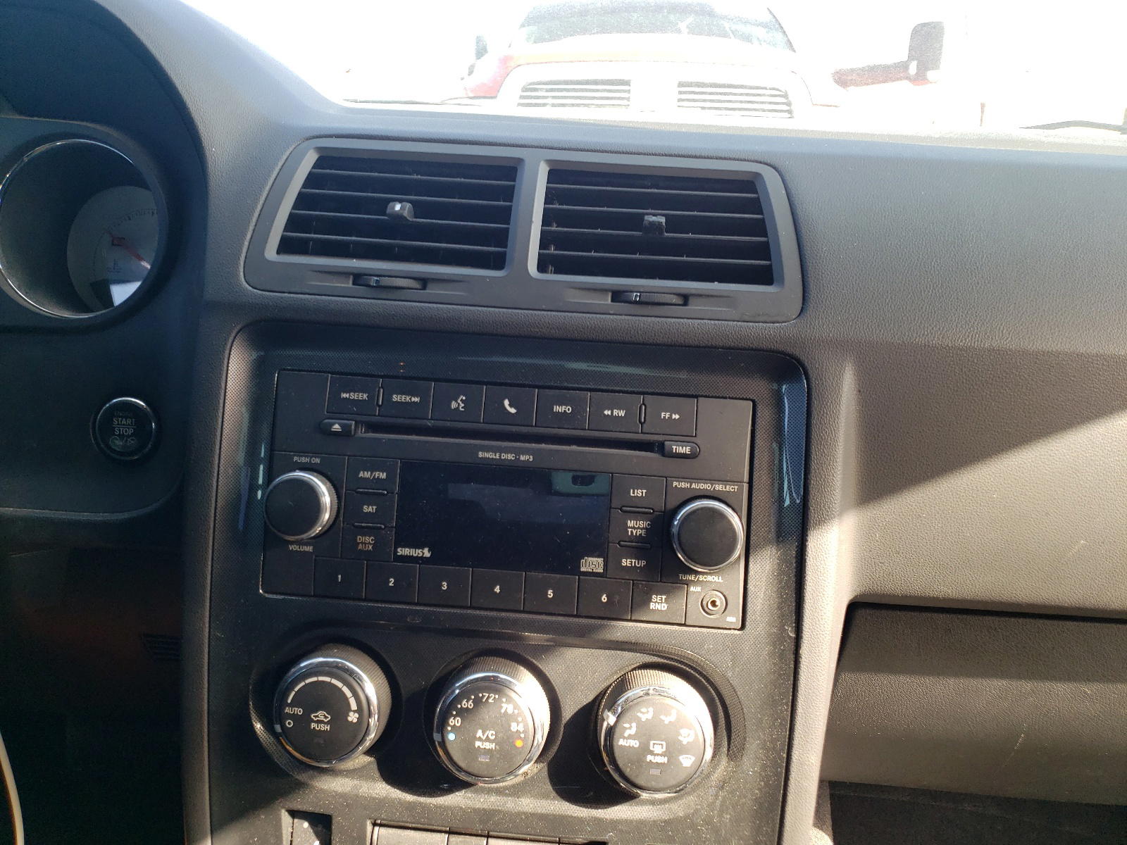 Photo 9 from auction – 2011 DODGE CHALLENGER with VIN 2B3CJ4DG3BH516958