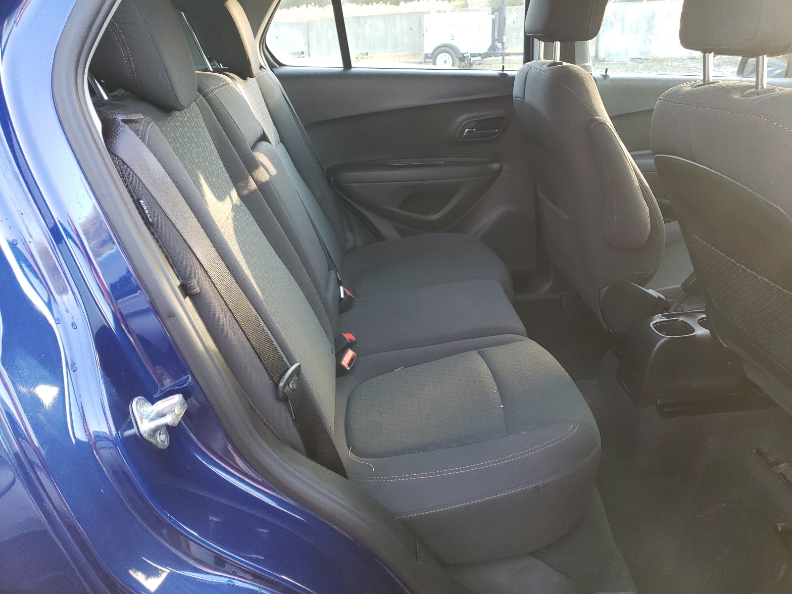 Photo 6 from auction – 2017 CHEVROLET TRAX LS with VIN 3GNCJKSB8HL157950