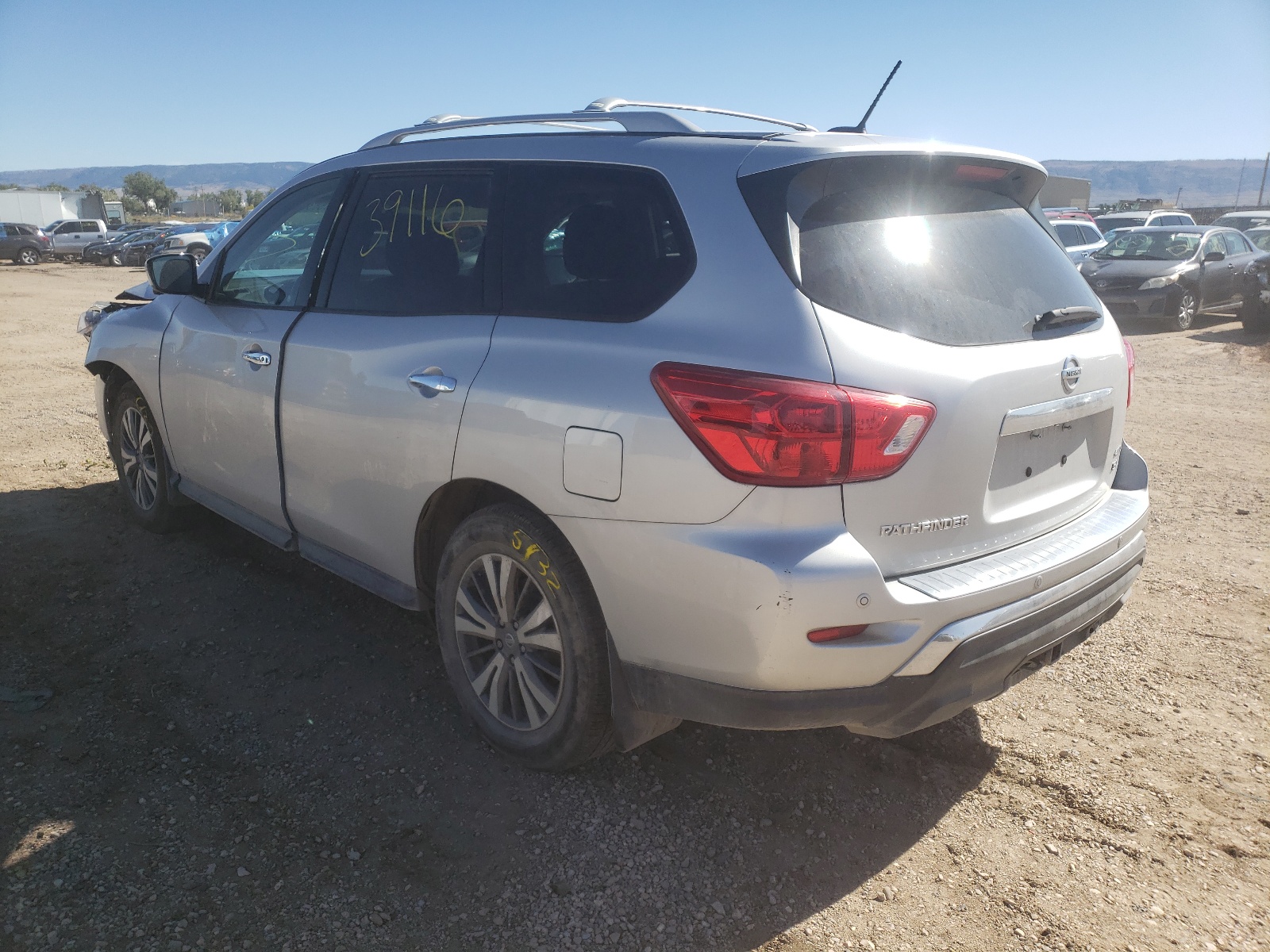 Photo 3 from auction – 2017 NISSAN PATHFINDER with VIN 5N1DR2MM8HC673981