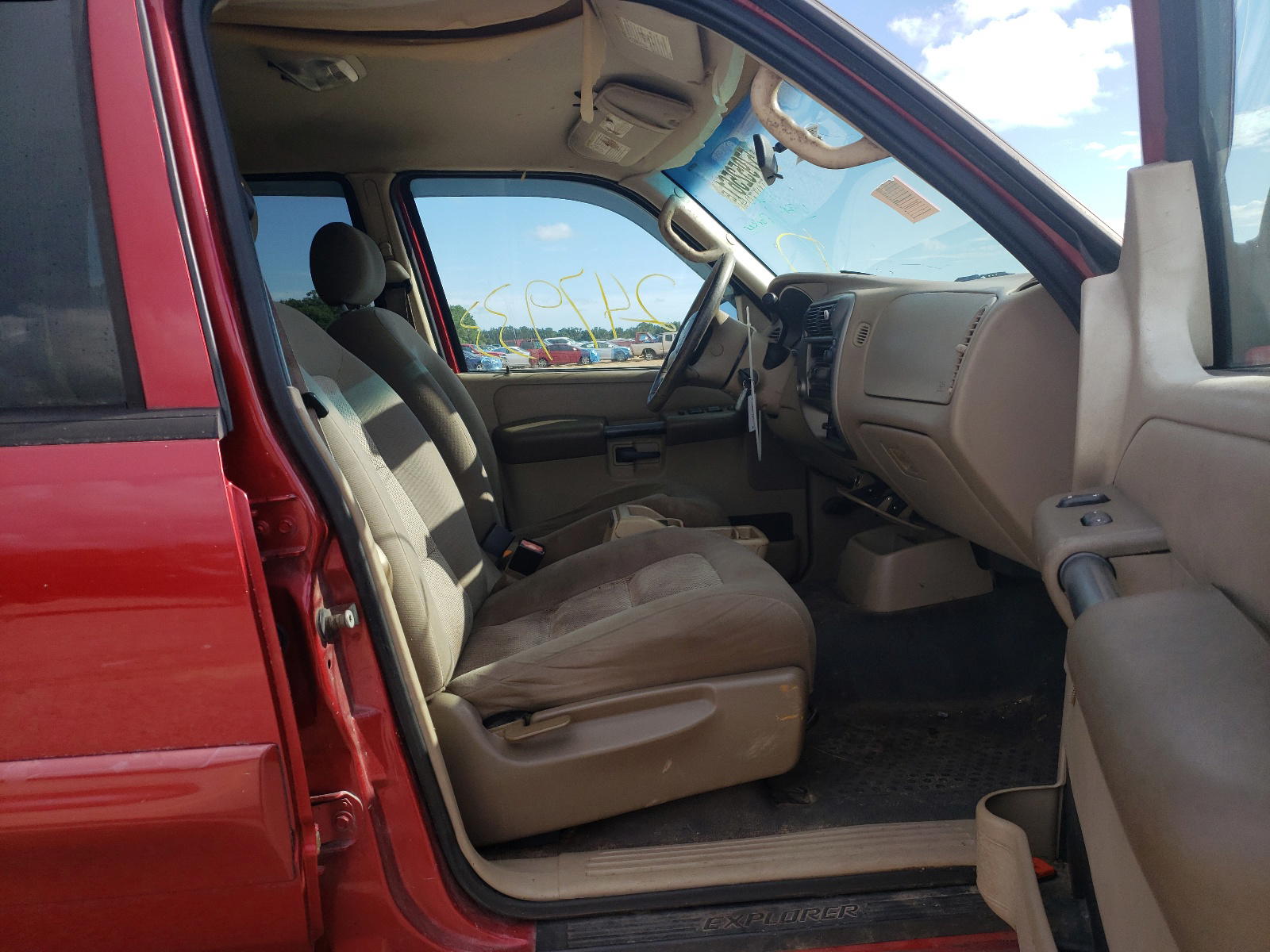 Photo 5 from auction – 2005 FORD EXPLORER S with VIN 1FMZU67K35UA39182