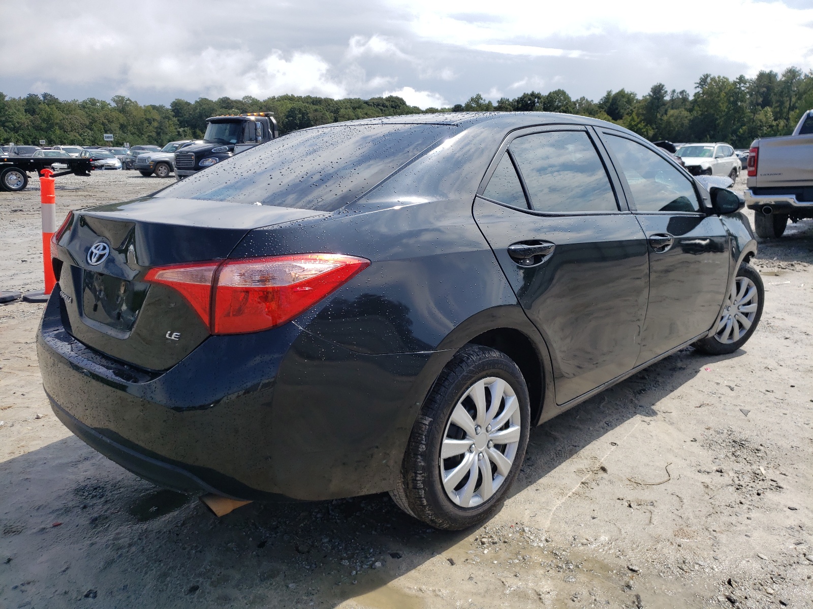 Photo 4 from auction – 2018 TOYOTA COROLLA L with VIN 2T1BURHE4JC048707
