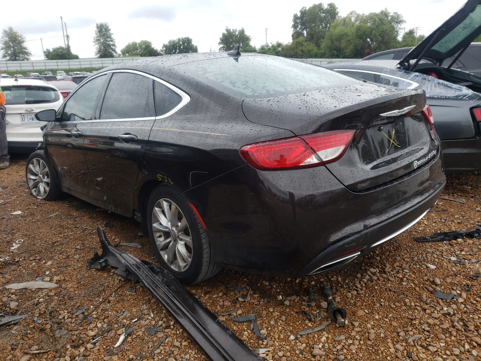 Фото 3 с аукциона – 2015 CHRYSLER 200 C с VIN 1C3CCCCG3FN524242