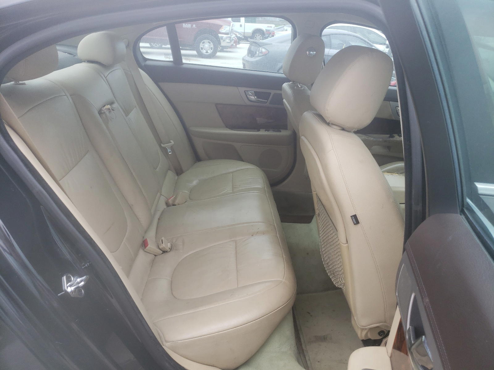 Photo 6 from auction – 2011 JAGUAR XF with VIN SAJWA0FB2BLR94699