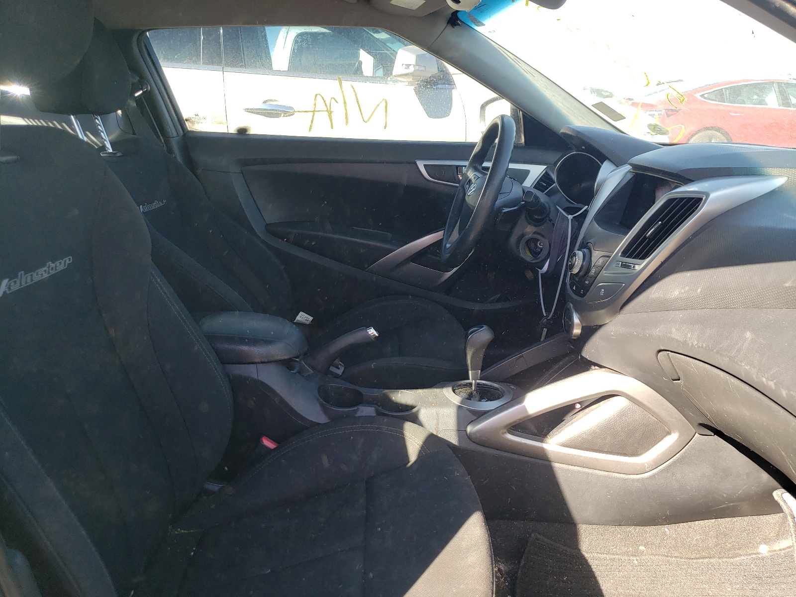 Photo 5 from auction – 2013 HYUNDAI VELOSTER with VIN KMHTC6AD6DU142887