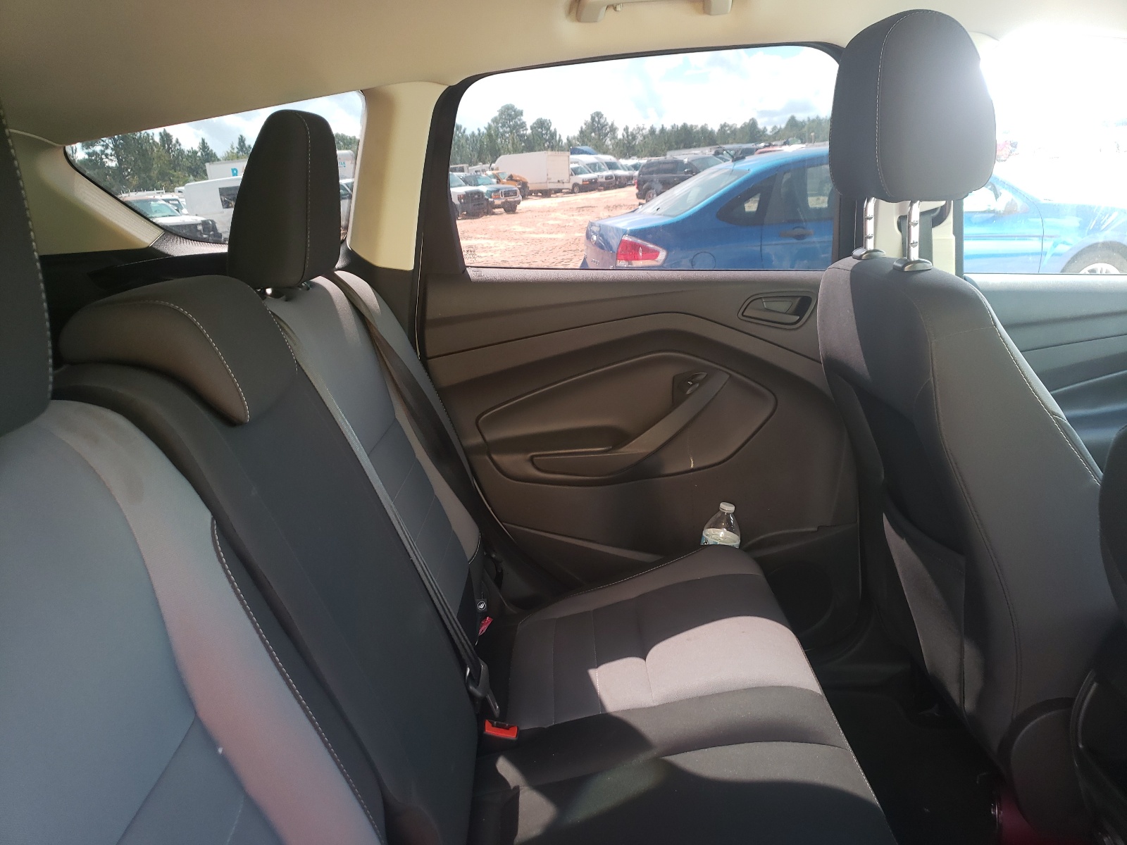 Photo 6 from auction – 2017 FORD ESCAPE S with VIN 1FMCU0F77HUA27055