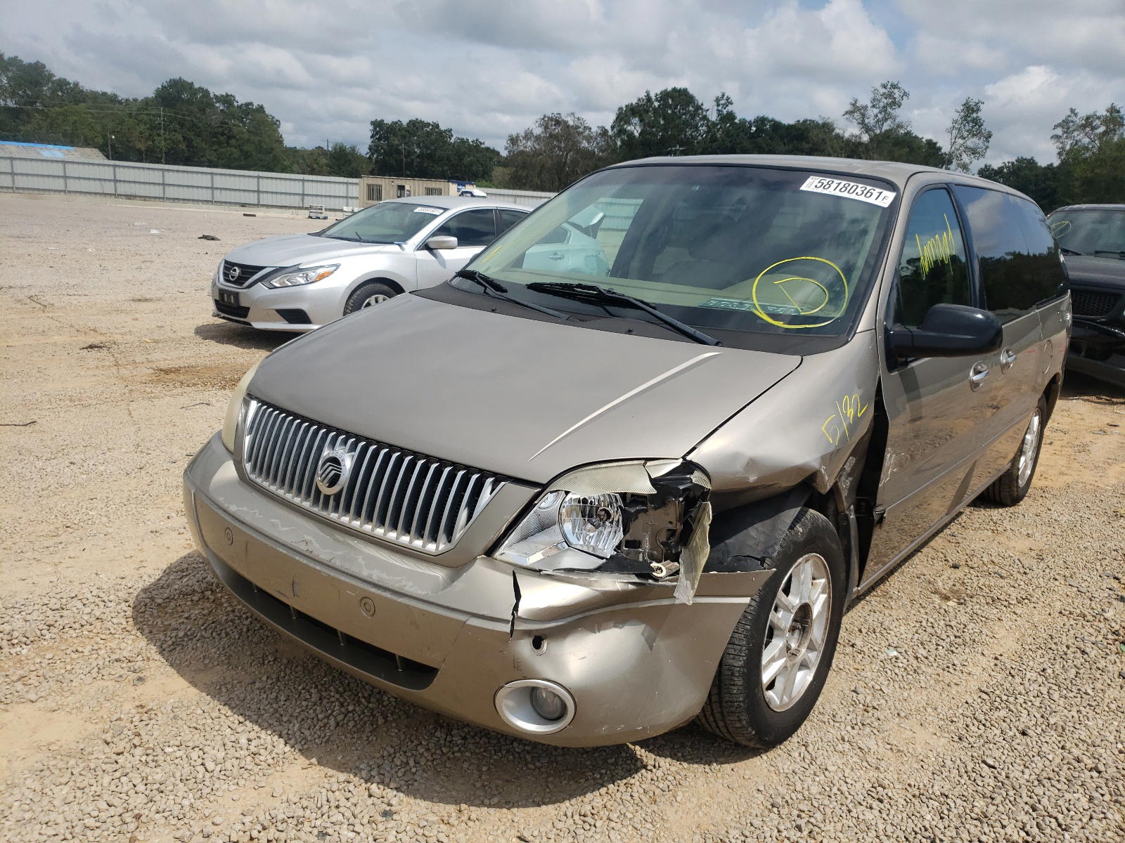 Photo 2 from auction – 2004 MERCURY MONTEREY with VIN 2MRZA20214BJ15564