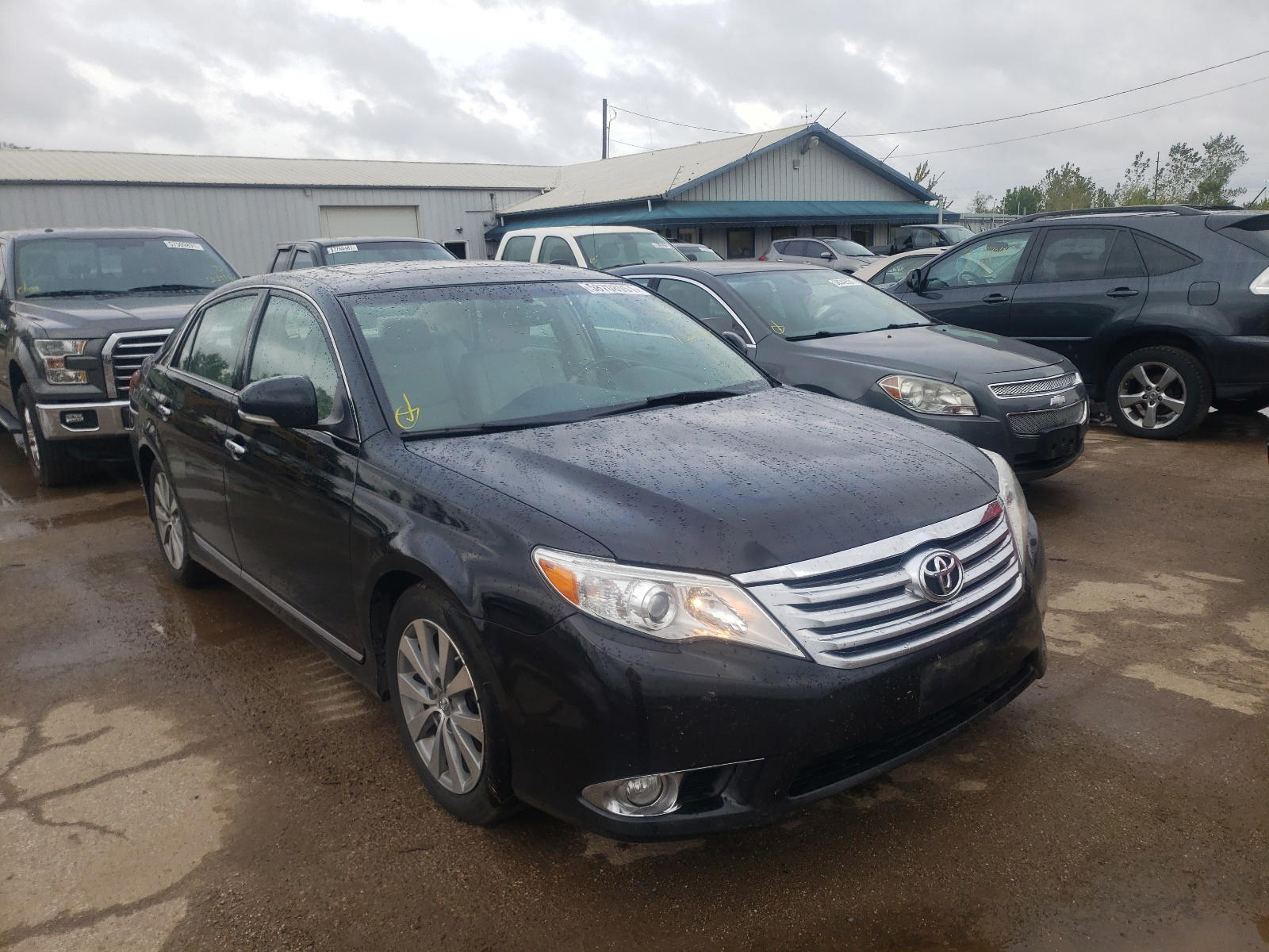 TOYOTA AVALON BAS 2011 with VIN 4T1BK3DB0BU435088 - Photo from auction