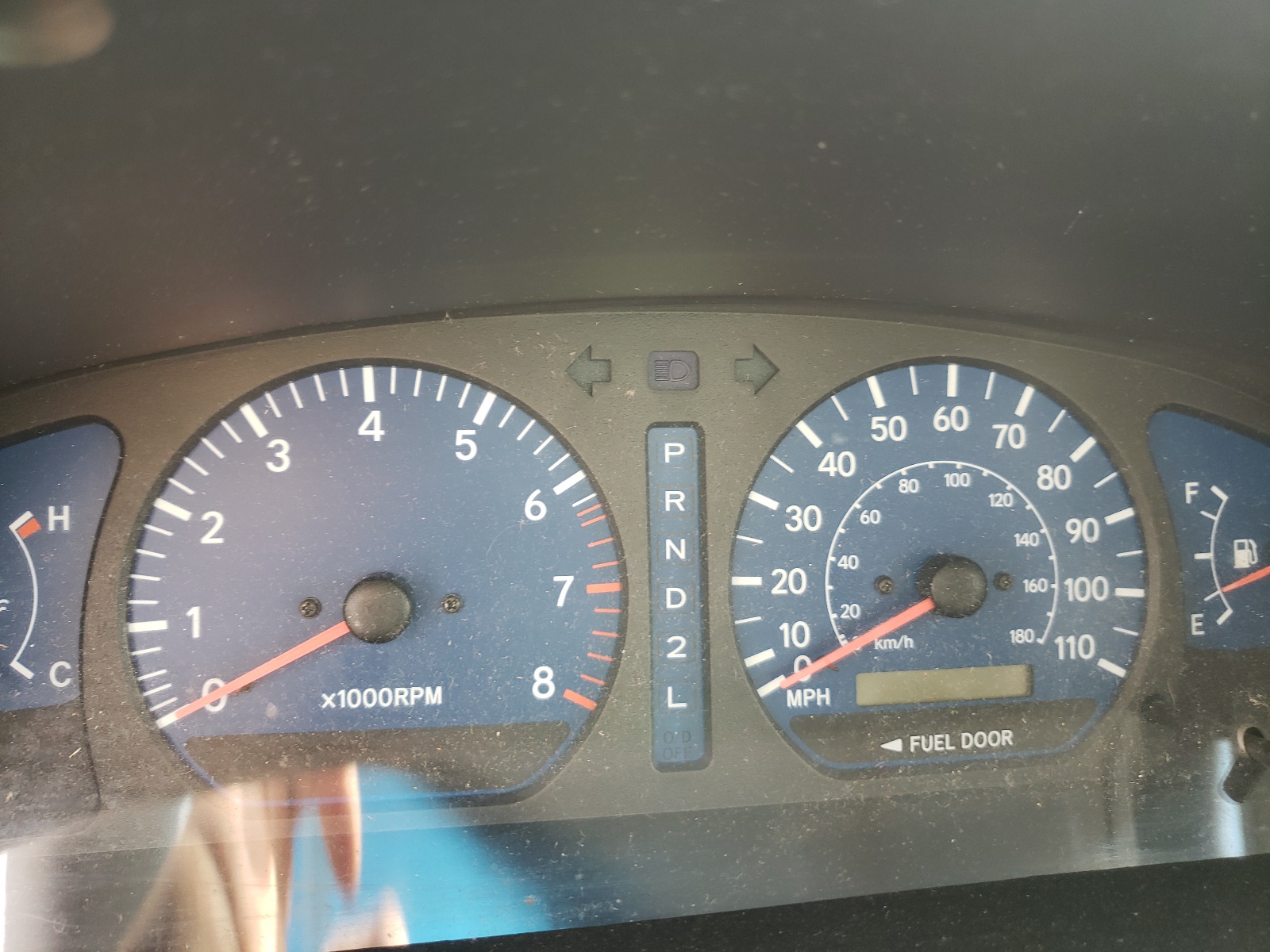 Photo 8 from auction – 2002 TOYOTA SIENNA LE with VIN 4T3ZF13C12U486625