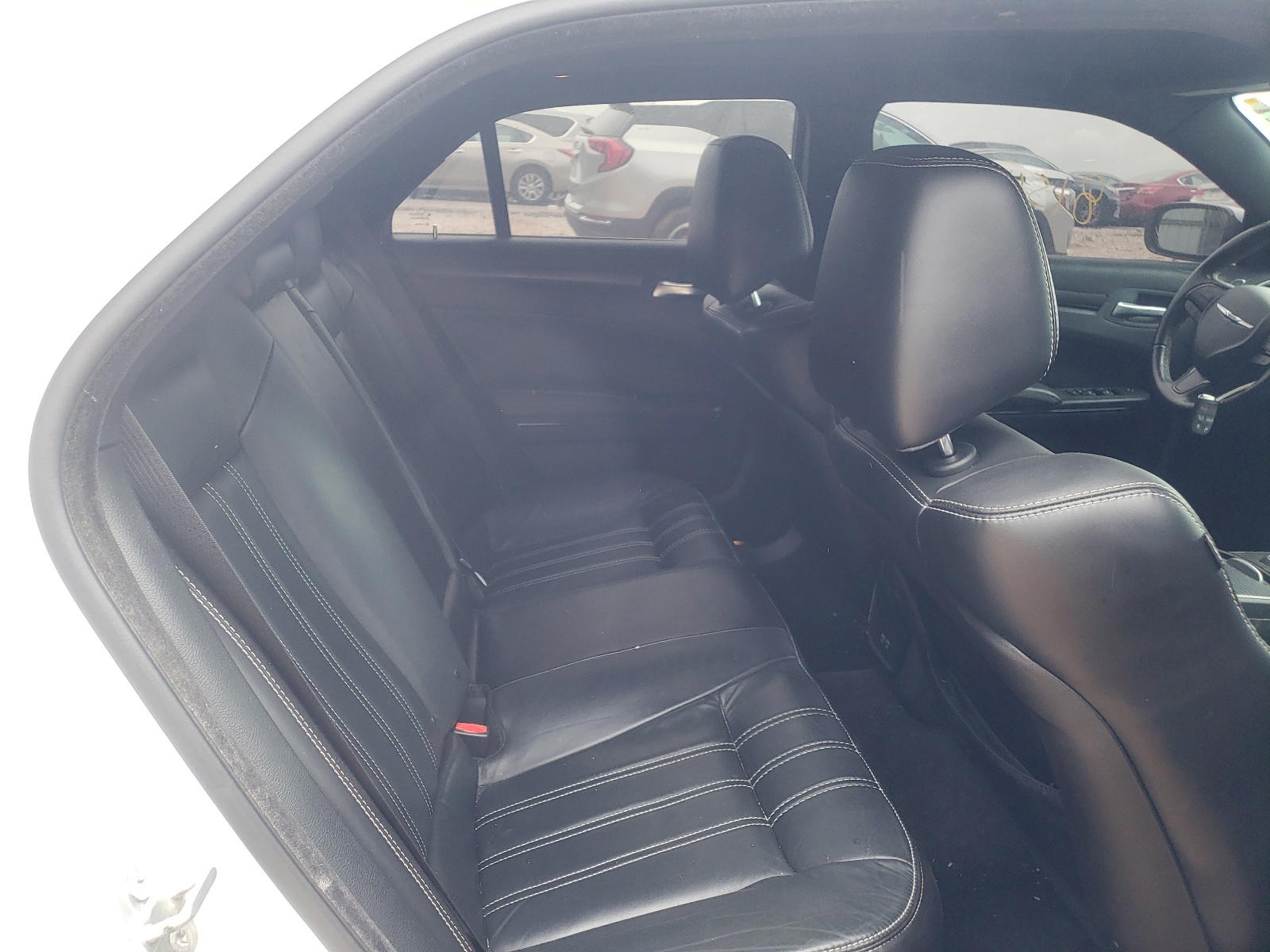 Photo 6 from auction – 2015 CHRYSLER 300 S with VIN 2C3CCAGG1FH876288