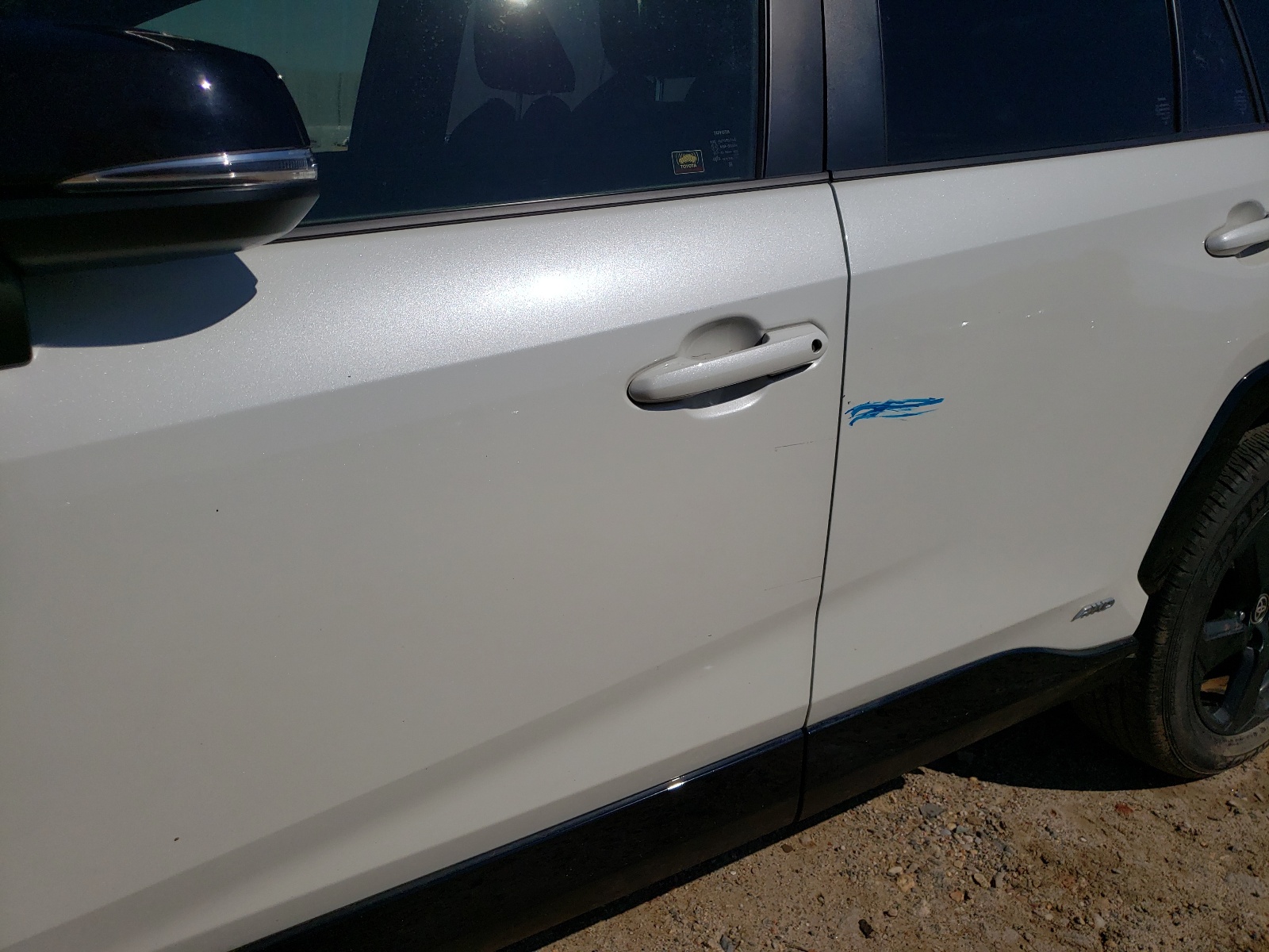 Photo 9 from auction – 2020 TOYOTA RAV4 XSE with VIN JTMEWRFV2LJ041692