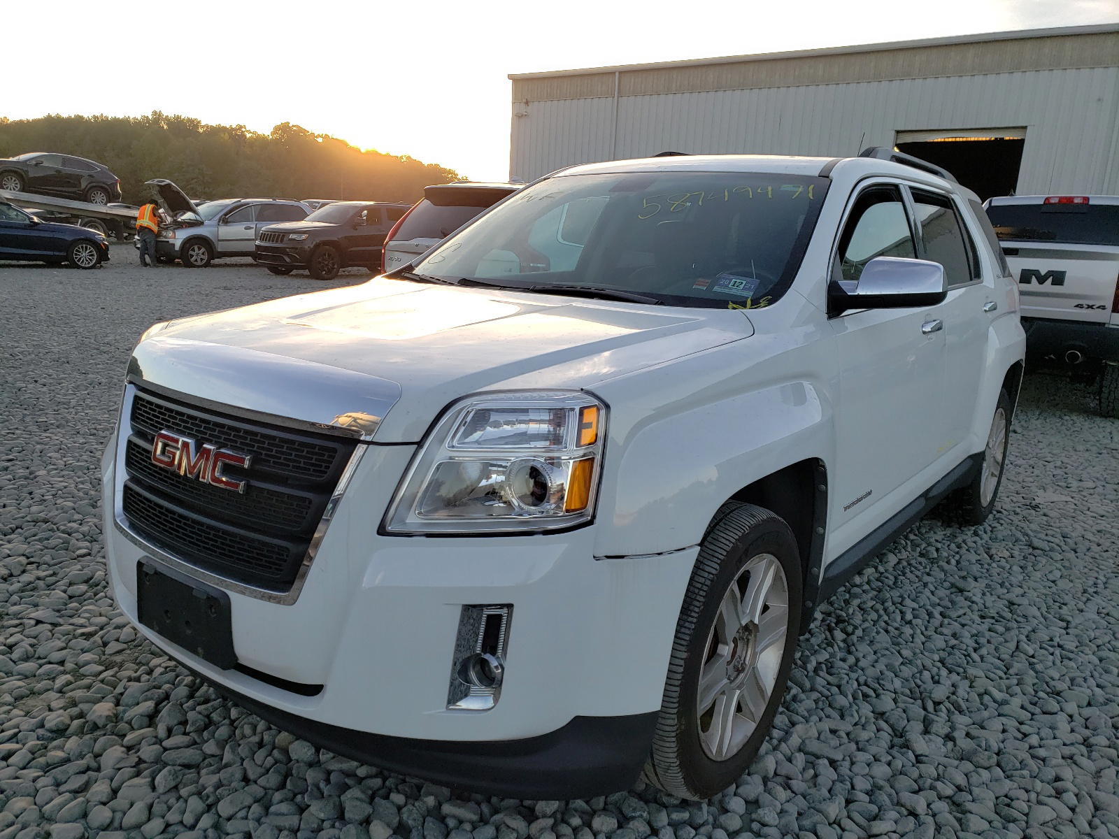 Photo 2 from auction – 2011 GMC TERRAIN SL with VIN 2CTFLVE54B6215527