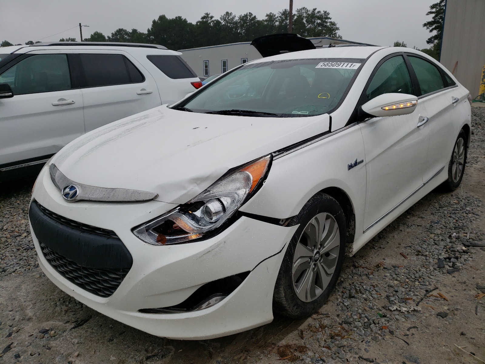 Photo 2 from auction – 2013 HYUNDAI SONATA HYB with VIN KMHEC4A47DA098204