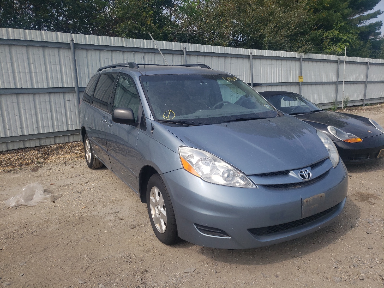 Photo 1 from auction – 2010 TOYOTA SIENNA CE with VIN 5TDKK4CC2AS312559